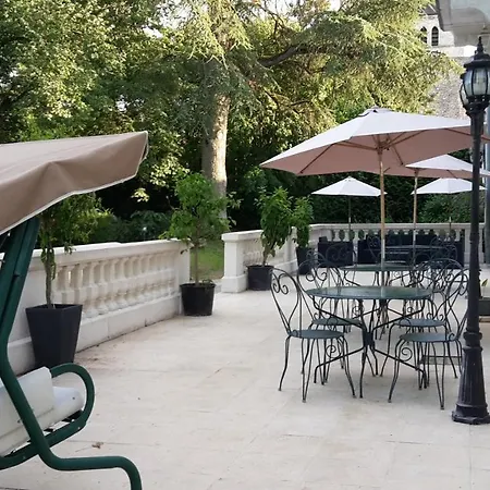 Le Chateau De Prauthoy