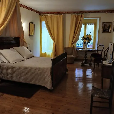 Le Chateau De Bed & Breakfast Prauthoy