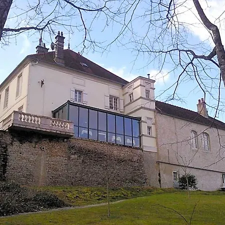 Le Chateau De Bed & Breakfast 4*