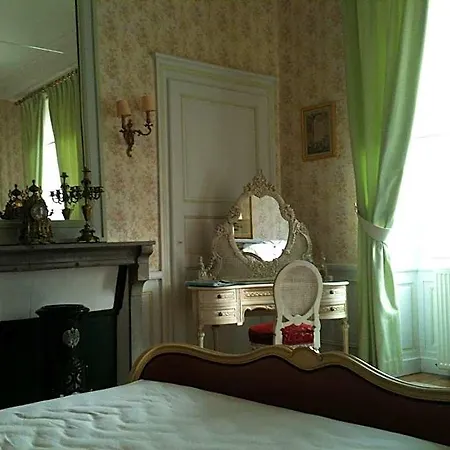 Le Chateau De Bed & Breakfast 4*