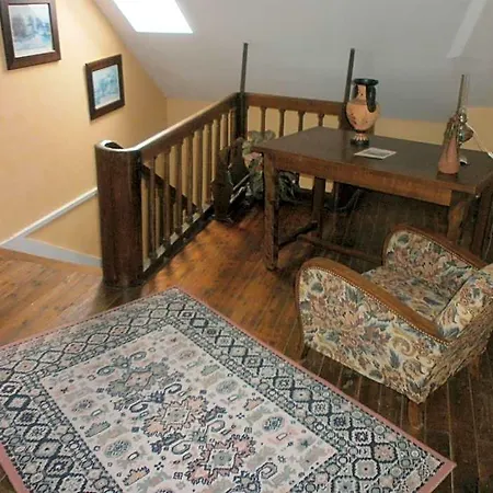 Le Chateau De Bed & Breakfast 4*