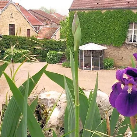 Le Chateau De Bed & Breakfast Prauthoy