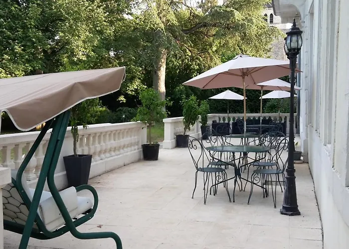 Le Chateau De Prauthoy